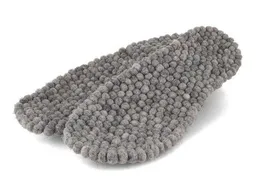 WoolFit WoolFit Handgemachte Einlegesohlen aus Filzkugeln aus 100% Wolle - warm mit Massage Effekt – Produktbild 1 von 1
