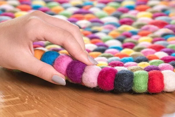 naturling naturling Filz Teppich 60cm aus 100% Schurwolle, Bunt, – Produktbild 3 von 3