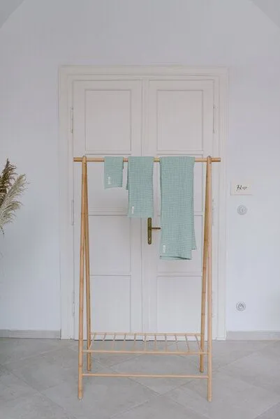 gust. gust. Waffelhandtuch - Gesichtshandtuch aus Leinen und Bio-Baumwolle - 30x40 cm, Mint (grün), – Produktbild 1 von 4