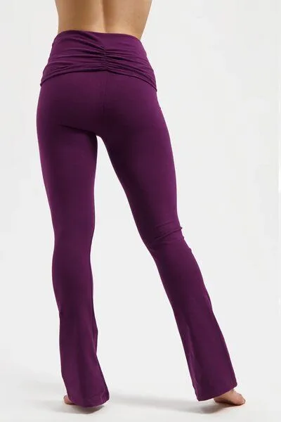 Urban Goddess Urban Goddess Flared Yogahose Pranafied, Bloom (lila), – Produktbild 2 von 3