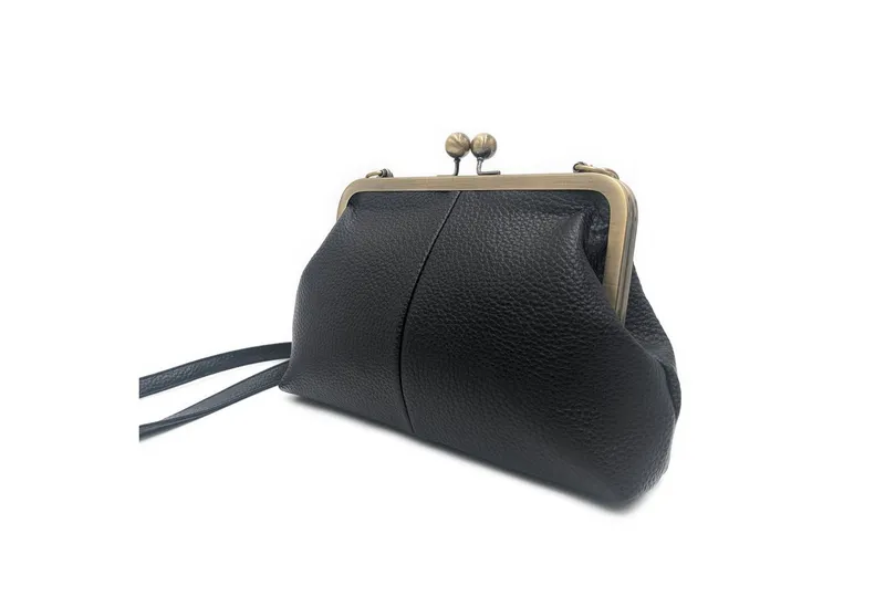 Mera Vellon Umhängetasche Damen Handtasche Novela, Umhängetasche aus veganem Leder und mit Clipverschluss, Schwarz, – Produktbild 2 von 5