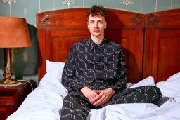 Sophia Schneider-Esleben Sophia Schneider-Esleben Unisex Shirt Lui - Unisex Hemd Damenhemd und Herrenhemd aus Bambus Viscose – Produktbild 1 von 1