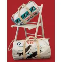 REFISHED fair fashion REFISHED fair fashion Tasche 'SPORTY BAG' - upcycelte Fischfuttersäcke, #fish blau-aqua, – Produktbild 1 von 1
