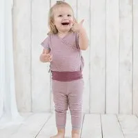 OrganicEra Baby S/S Kimono Body gestreift 'OrganicEra' aus Bio-Baumwolle, Rot, – Produktbild 1 von 1