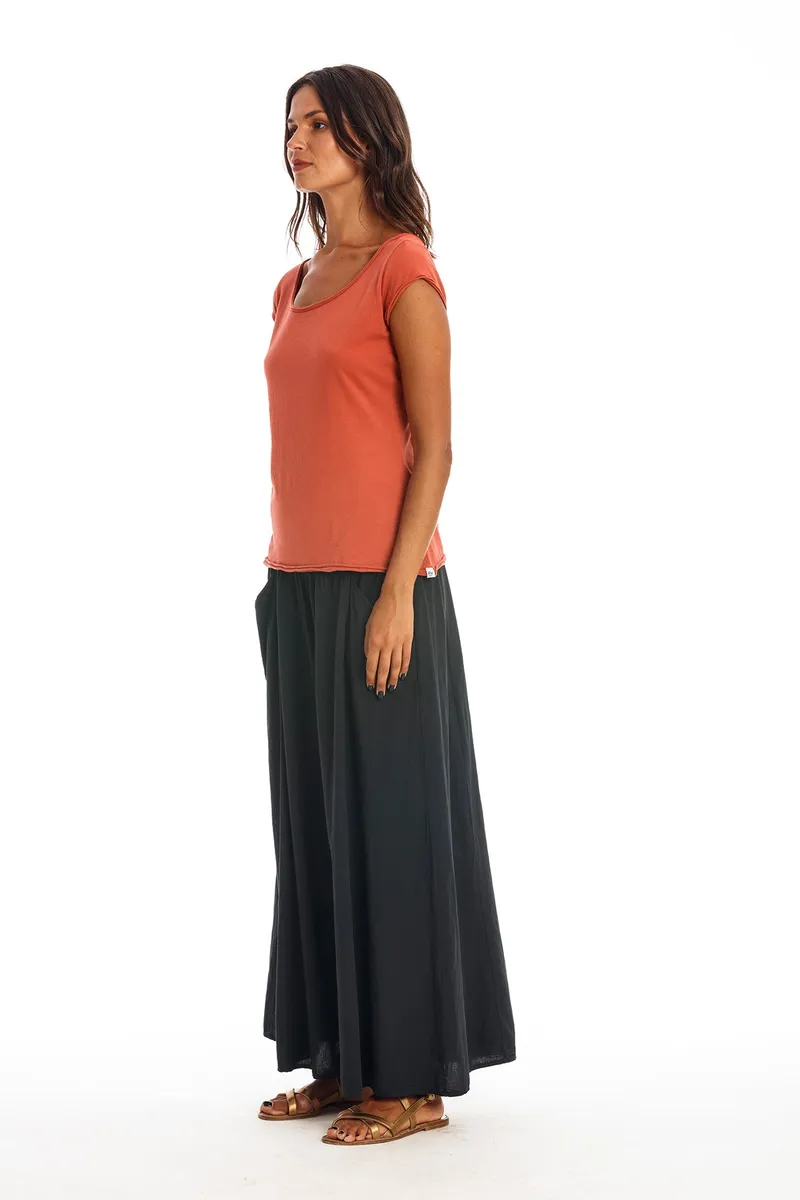 RAVENS VIEW IBIZA RAVENS VIEW IBIZA Damen vegan T-Shirt Boyfriend Erde Rot, Dunkelorange, – Produktbild 1 von 2