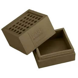 Fair Squared FAIR SQUARED Seifenbox aus 100 % Nautkautschuk – Produktbild 1 von 1