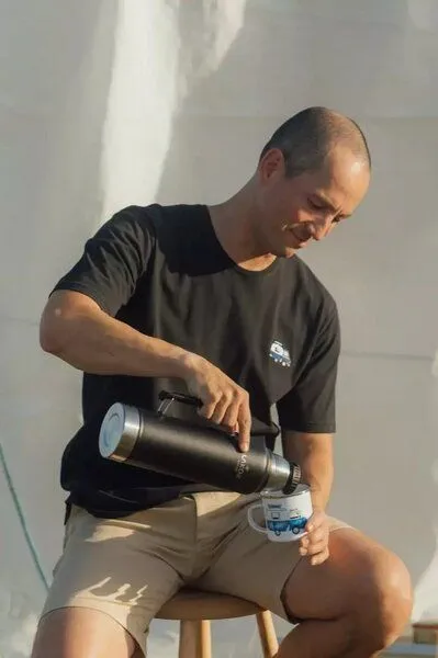 LAKOR LAKOR T-Shirt aus Bio-Baumwolle - Mini Ocean Camper - Moonless Night – Produktbild 2 von 2