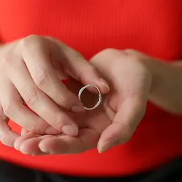 BELLYBIRD Jewellery BELLYBIRD Jewellery Ring - ONDA, gewellte Form, Silber 925, vergoldet – Produktbild 1 von 1