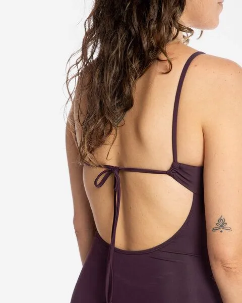 MATONA Matona Badeanzug | V-Neck Bathing Suit | aus Econyl, Aubergine, – Produktbild 6 von 6