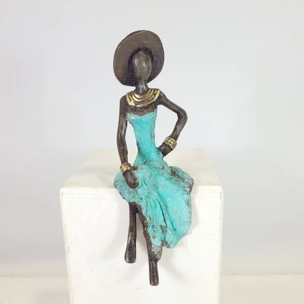 Moogoo Creative Africa Moogoo Creative Africa Bronze-Skulptur "Femme assise avec chapeau" by Soré, Türkis, – Produktbild 1 von 3