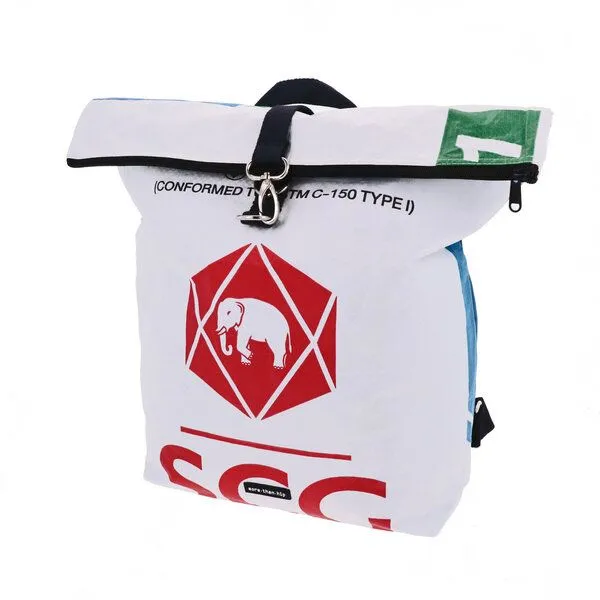 MoreThanHip MoreThanHip Rolltop Rucksack aus recycelten Zement- oder Fischfuttersäcken - Tantor, Rot - elefant, – Produktbild 2 von 4