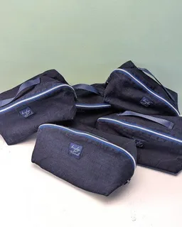 Bridge&Tunnel Bridge&Tunnel Kosmetiktasche Denim raw - Archive Sale – Produktbild 1 von 1