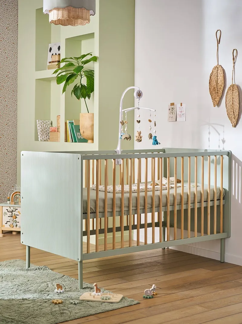 Vertbaudet Mitwachsendes Babybett CANNELÉ mit Rillenstruktur 70x140 cm, Grün, – Produktbild 1 von 3
