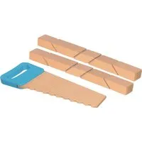 Goki goki Holzbausteine mit Klettverbindungen und Säge, 11-teilig, bunt und klar lackiert Maße Säge 26,5 x 9 x 1,2 cm, Mehrfarbig, – Produktbild 1 von 1