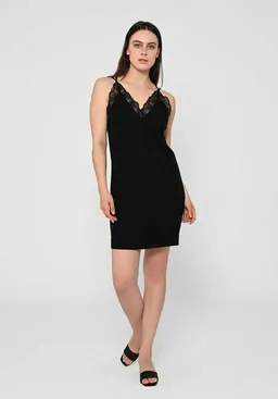 Lovjoi Lovjoi Dress PACAJA mit luxuriöser Spitze und Crossbackdetail – Produktbild 1 von 1