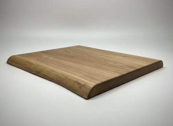 Portia by Callidus Designs Portia by Callidus Designs Schneidebrett aus massiver Eiche mit Naturkante – Produktbild 1 von 4