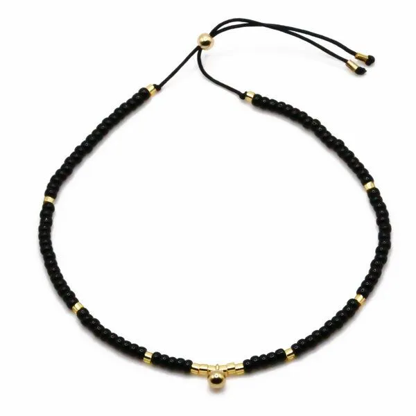 juni juni Perlenarmband "Glamorous" mit 14K Goldkugel Anhänger aus recyceltem Gold – Produktbild 1 von 4