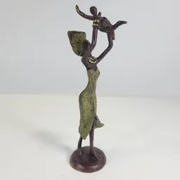Moogoo Creative Africa Moogoo Creative Africa Bronze-Skulptur "Baby in the air" by Issouf | Handgemacht, fair & nachhaltig – Produktbild 1 von 1