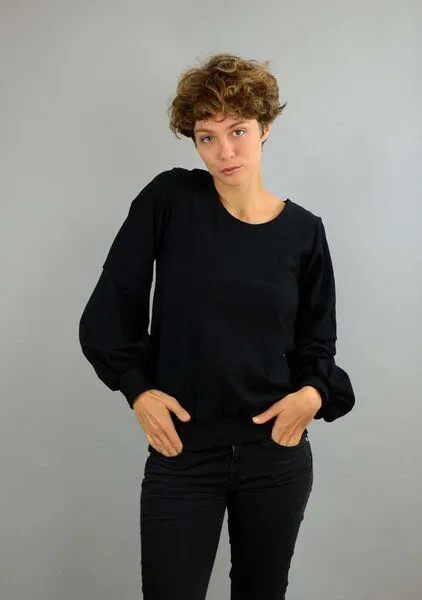 ManduTrap ManduTrap Bio Baumwolle, Pullover, Sweater "Caro" mit Ballonärmeln in rot, schwarz oder gelb, Schwarz, – Produktbild 1 von 4