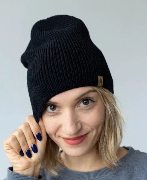 Kopyto Kopyto DEER - Mütze 100% RWS Merinowolle Mulesingfrei, leichte Beanie ohne Umschlag, Unisex, Schwarz, – Produktbild 1 von 4