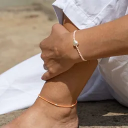 juni juni Sommer Set Apricot- Perlenarmband und Fußkette – Produktbild 1 von 1