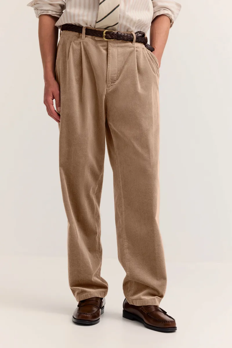 Bugatti Cord Bundfaltenhose aus italienischem TENCEL™-Cord in Beige, Beige, – Produktbild 1 von 1