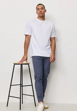 recolution Recolution Herren vegan Jogginghose Chino Taubenblau – Produktbild 1 von 1