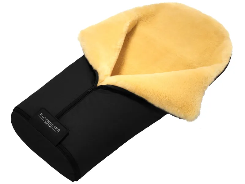 Hofbrucker Hofbrucker Fußsack Kinderwagen Merino Lammfell Iglu Maße 95 x 34 x 15 cm, Schwarz, – Produktbild 3 von 4