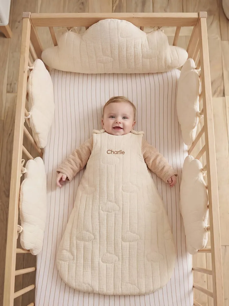 Vertbaudet Ärmelloser Baby Schlafsack aus Musselin IN DEN WOLKEN TOG 2, Wollweiß, – Produktbild 3 von 4