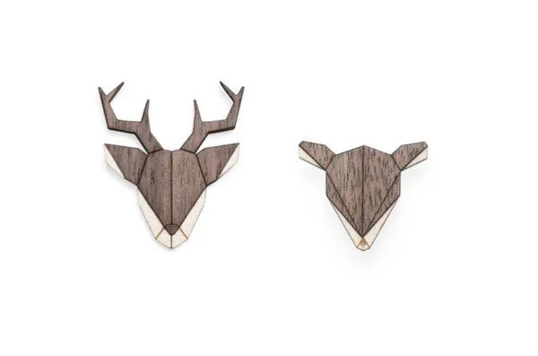 BeWooden BeWooden Broschen aus Holz – Hirsch + Reh Set – Produktbild 2 von 4