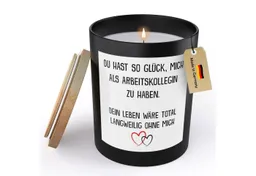 22Feels Duftkerze Deko Wichteln Geschenk Arbeitskollegin von Frau Lustigs Büro Frauen, MADE IN GERMANY, Europäisches Sojawachs, Handgegossen – Produktbild 1 von 1