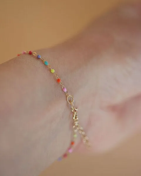 pikfine pikfine Buntes Perlenarmband Lumi, Gold, – Produktbild 1 von 4