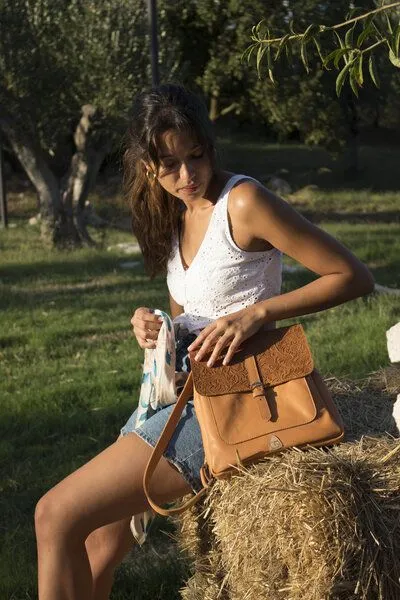 Ritagli di G Ritagli di G Damen Handgefertigter Rucksack Modell ELY Leder (mittelgroß) 100% Made in Italy – Produktbild 4 von 4