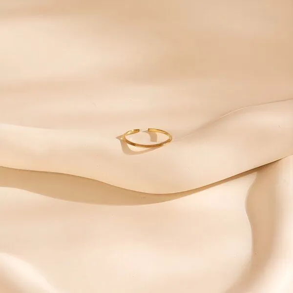 ELEKTROPULLI Größenverstellbarer Feiner Ring Schlicht & Schön 1,2mm schmal, Ø 17 - 19mm von Elektropulli, Gold, – Produktbild 2 von 3
