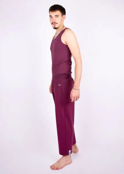 ÆVRIL ÆVRIL Unisex Yogahose // Aubergine Red // Bio-Baumwolle – Produktbild 3 von 4