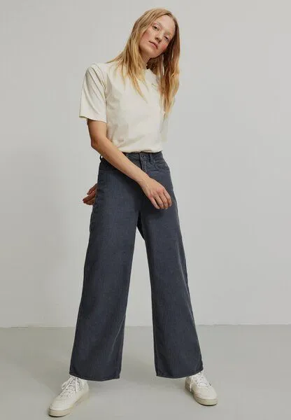 recolution Damen Cordhose aus Bio-Baumwolle - ERICA CORDUROY - recolution, Denim blue (blau), – Produktbild 2 von 4