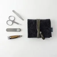 matilda k manufaktur matilda k. manufaktur mini-maniküre-set 'jacob' aus Wollfilz anthrazit – Produktbild 1 von 1