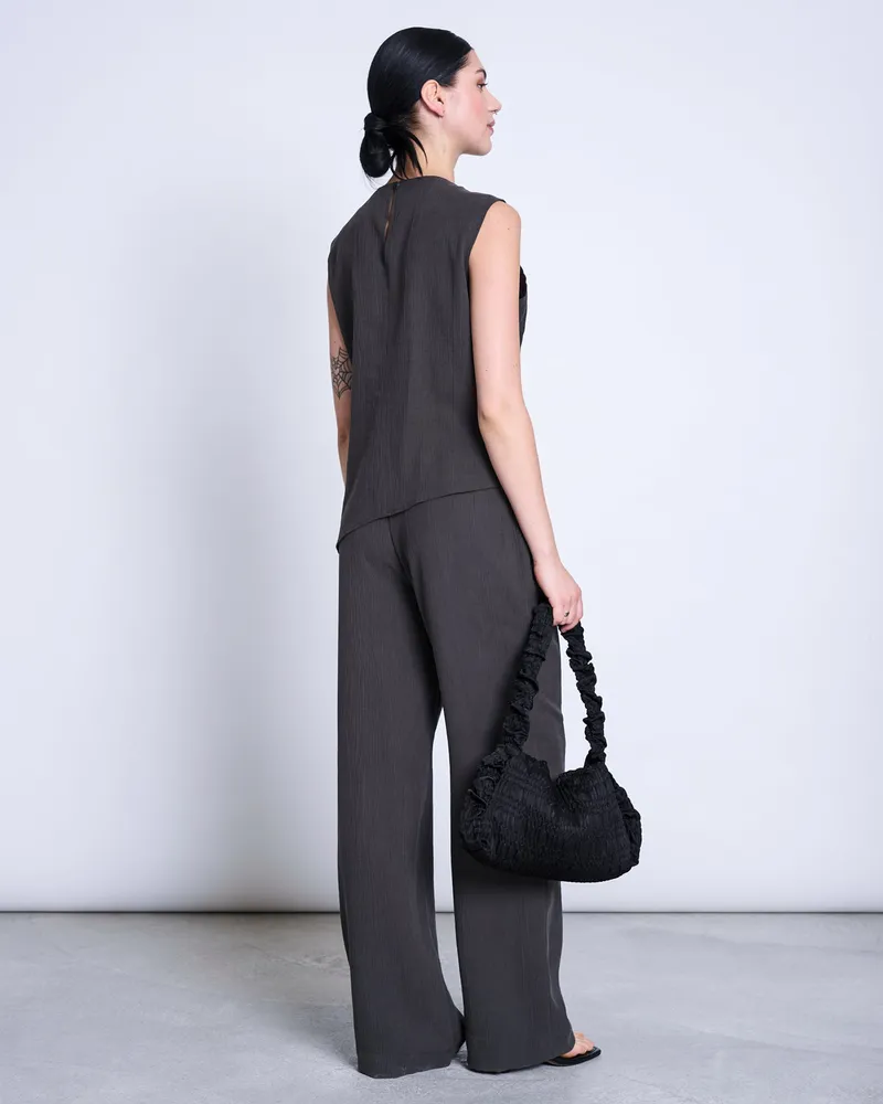 JAN N JUNE JAN 'N JUNE Damen vegan Hose Crinkle Hava Mud, Dunkelbraun, – Produktbild 1 von 2