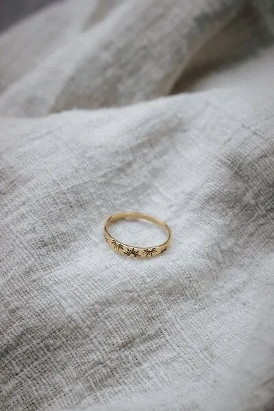 Jyoti - Fair Works Jyoti - Fair Works Ring Roshanee Messing – Produktbild 2 von 4
