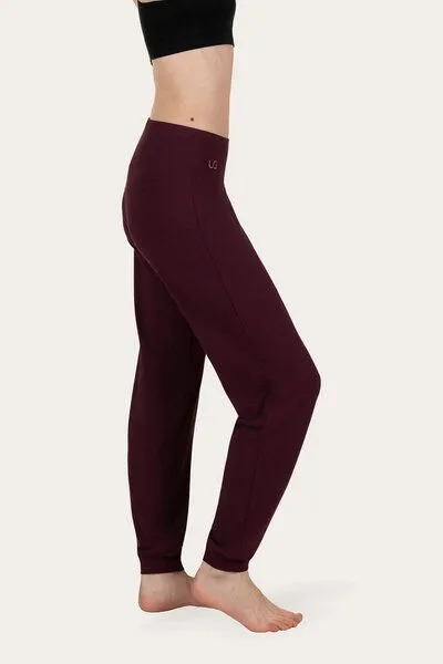 Urban Goddess Urban Goddess Ojas Loose Fit Yoga Hose mit Bambus viskose, Fig (lila), – Produktbild 2 von 4