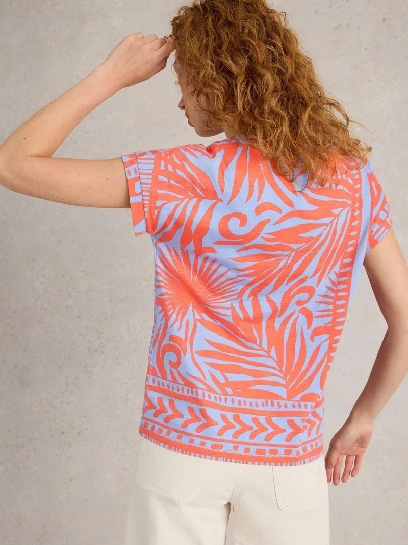 White Stuff Nelly T-Shirt mit Keilausschnitt - 34, Koralle print, – Produktbild 4 von 4