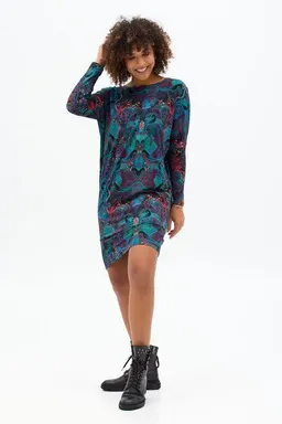 KOKOworld Kleid Twiggy – Weites Oberteil – Figurbetonter Rockteil an den Hüften – Boot-Ausschnitt – Viscose mit Elasthan – Fair produziert in Polen – KOKOworld – Produktbild 1 von 1
