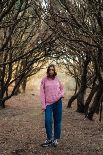 Kopyto Kopyto ORYX RWS – leichter Oversize-Pullover im Zopfmuster aus Merinowolle und Baumwolle, Rosa, – Produktbild 3 von 4