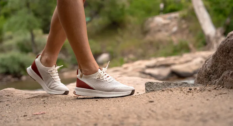 SAOLA SAOLA Damen vegan Sneaker Damen Tsavo 2.0 Weiß / Burgundy, Dunkelrot, – Produktbild 2 von 2