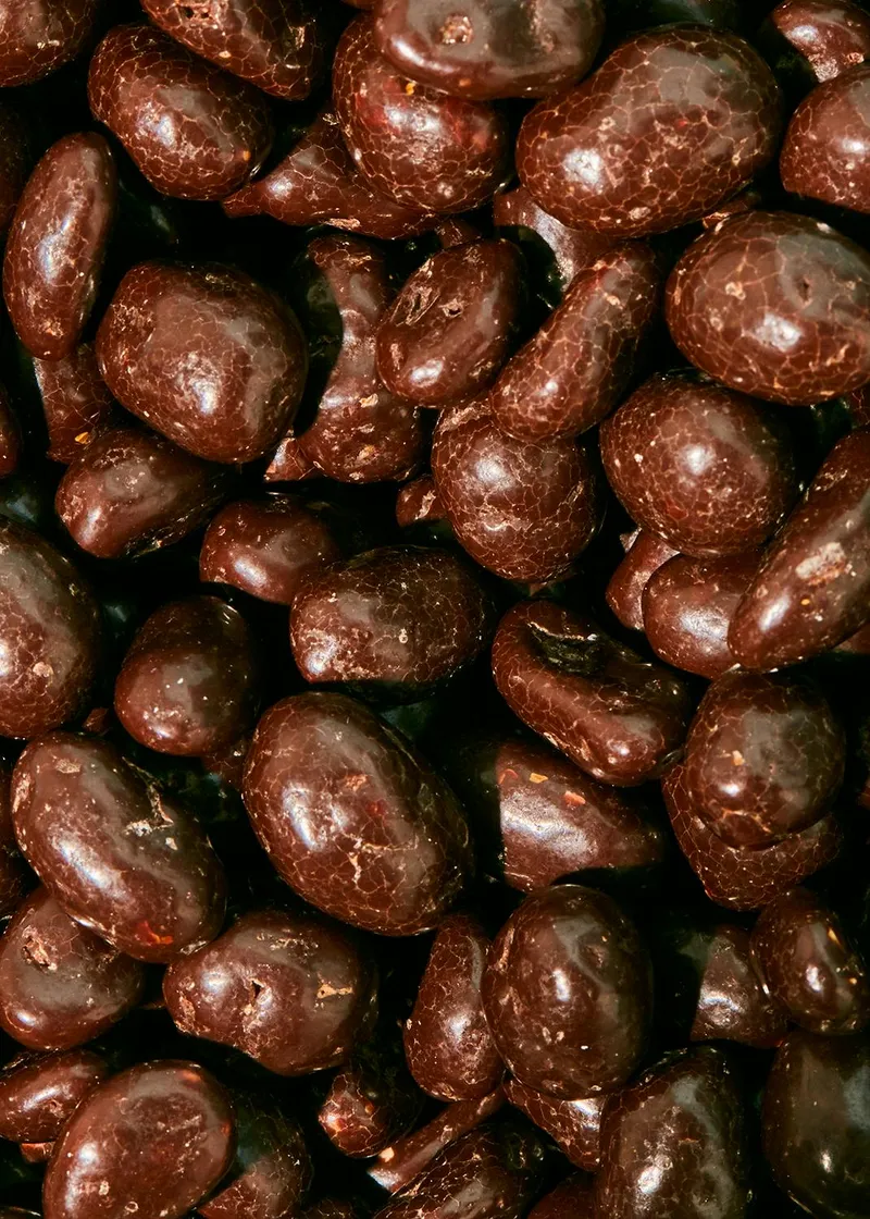 KoRo Jumbo Erdnüsse mit Zartbitterschokolade 1 kg – Produktbild 2 von 5