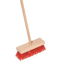 Goki goki Kinder Straßenbesen aus Holz mit Kunststoffborsten Länge 70 cm, Natur, rot, – Produktbild 1 von 1