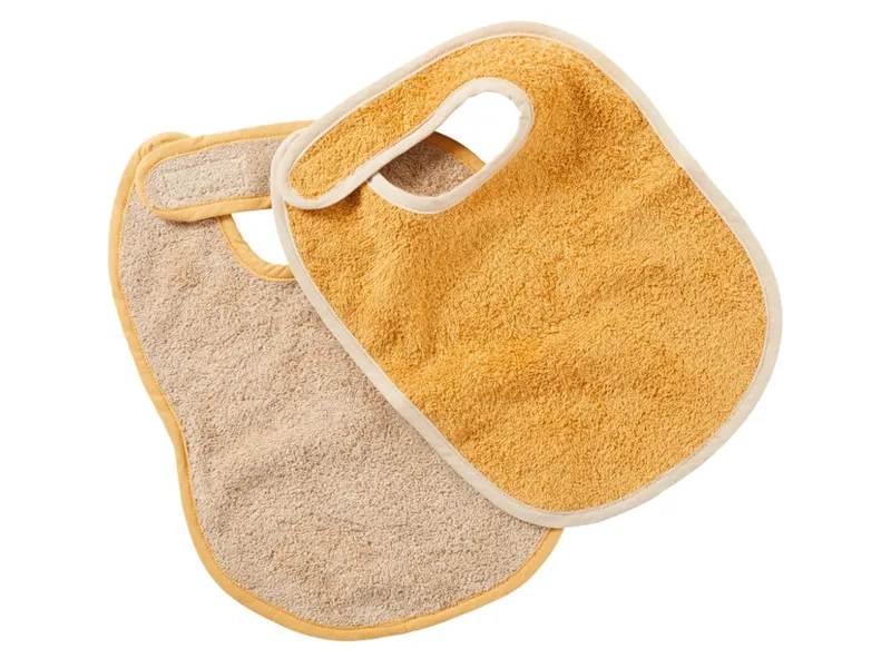 HANS NATUR Lätzchen mit Klettverschluss Bio Baumwolle 2er Set curry Maße 32 x 27 cm, Gelb, – Produktbild 1 von 2