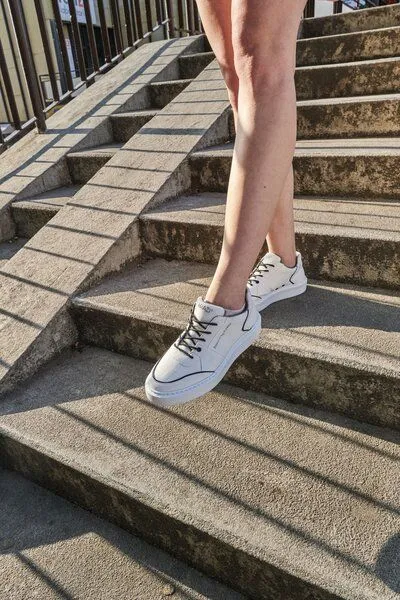 AGAZI AGAZI EMI LOW - grape leather sneakers (vegan, plant-based), Lila, – Produktbild 3 von 4
