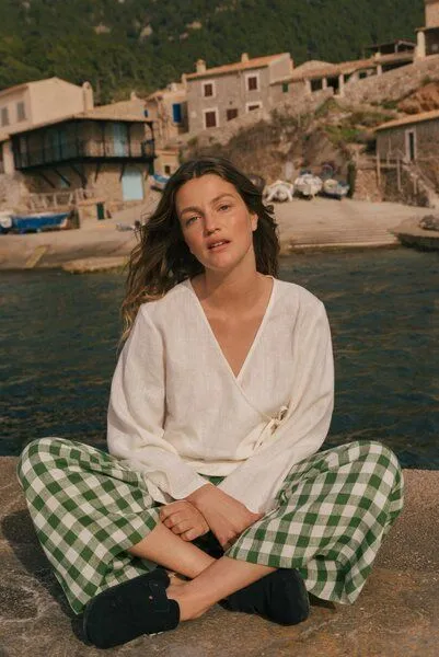 AmourLinen AmourLinen Adele Wickeltop aus Leinen, Weiß, – Produktbild 2 von 4