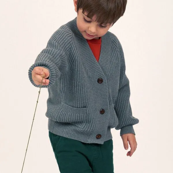 Sense Organics Sense Organics Kinder Strickjacke in Anthrazit Melange, Modell CHASSKA, Anthrazit melange, – Produktbild 2 von 4